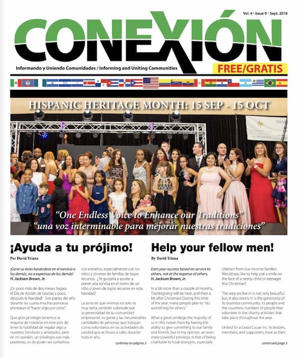 Portada de la edición mensual de "CONEXIÓN", número de septiembre de 2018, que celebra el Mes de la Herencia Hispana (15 SEP - 15 OCT). La portada muestra a un gran grupo de personas, incluidos muchos niños, en el escenario. También se ven titulares y artículos en español e inglés.